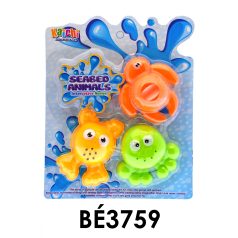   Kádjáték klt., kifolyós edény, 3 db., állat fig., 19x24 cm lapon